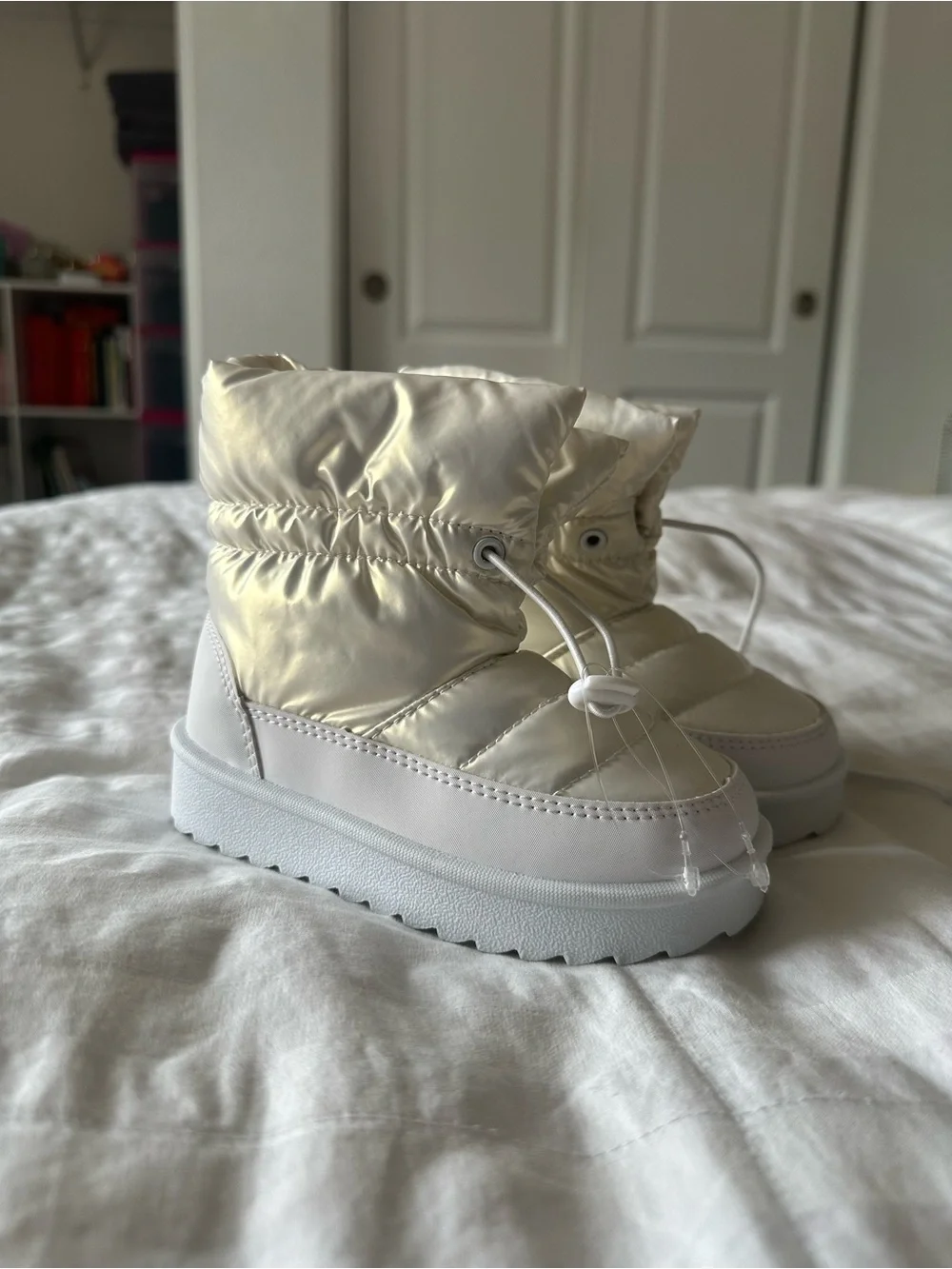 Toddler Girls Winter Moon Boots in pearl white - Insulated Snow Shoes